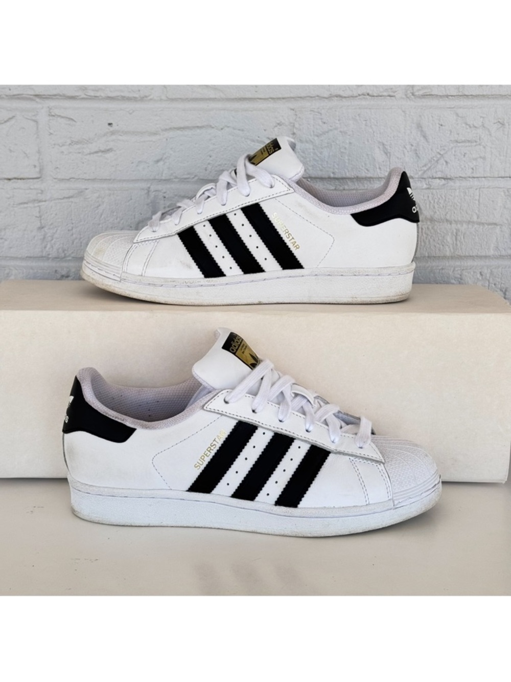 Adidas Superstar Sneakers Women's 7.5 / Men's 6.5